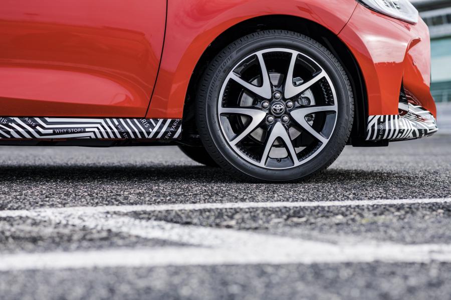 Колеса Toyota Yaris Hybrid 2020 года  (WW) (фото 85 из 111)